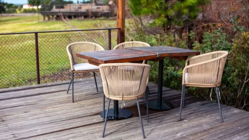 metal outdoor dining set with maintenance tips