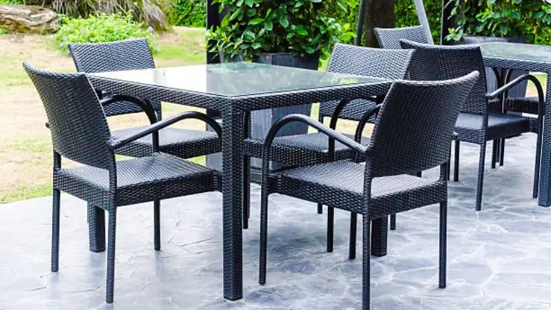 Selection of patio set based on shapes