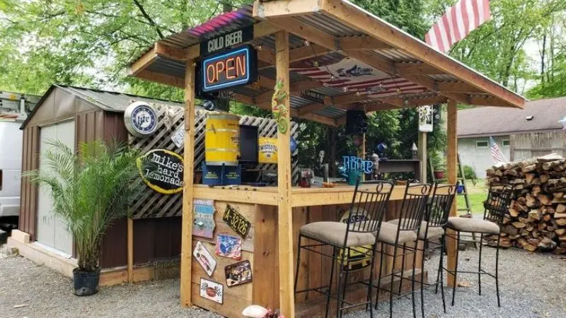 How to make an outdoor bar