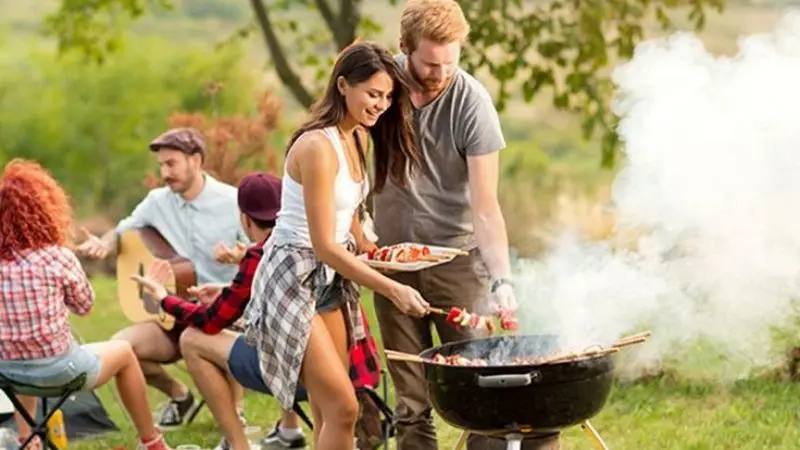Kies een brandwerende mat om uw vloer te beschermen.