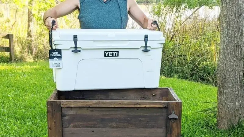 How to make an outdoor cooler stand