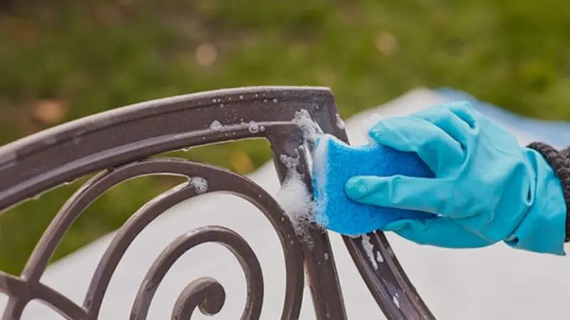  step-by-step guide for cleaning iron patio furniture
