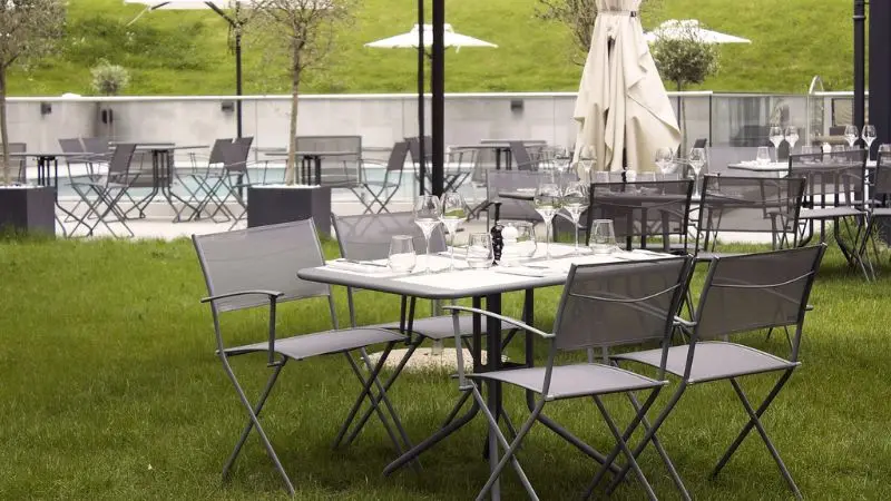  safe removal tips for rust-proof patio furniture