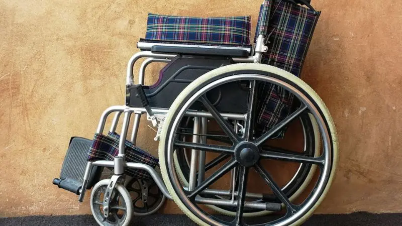 top features to look for in narrow wheelchair