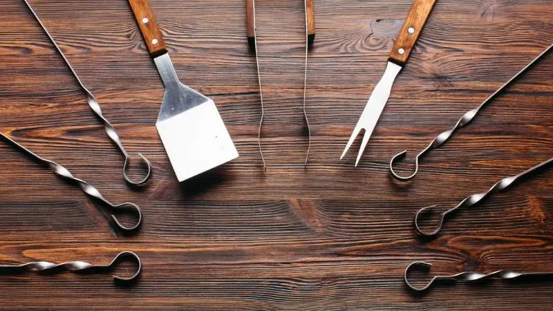 different kinds of BBQ grill tool sets