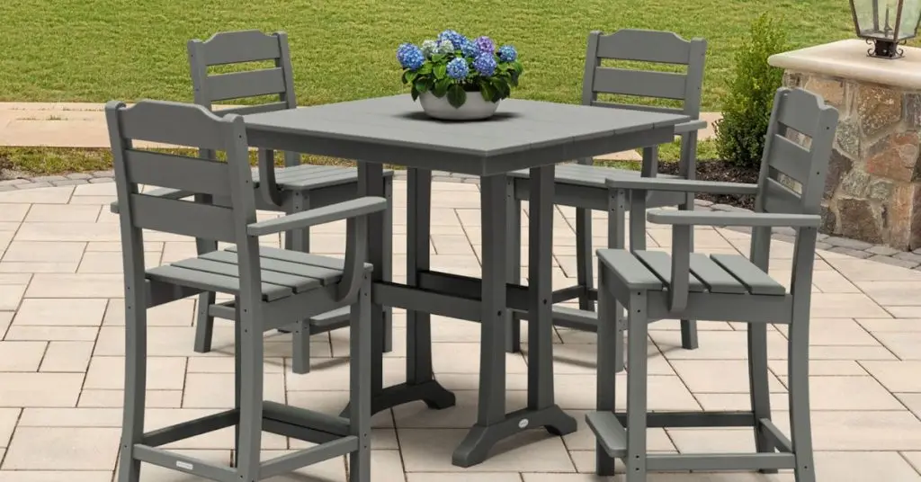 backyard seating ideas​