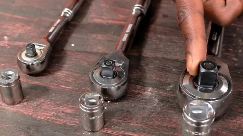 difference between 1/4-inch and 3/8-inch socket set