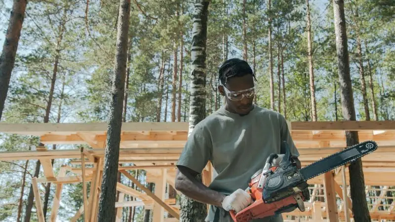Do all chainsaws use mixed gas
