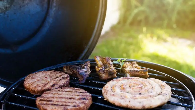 temperatura ideal da grelha a carvão para hambúrgueres