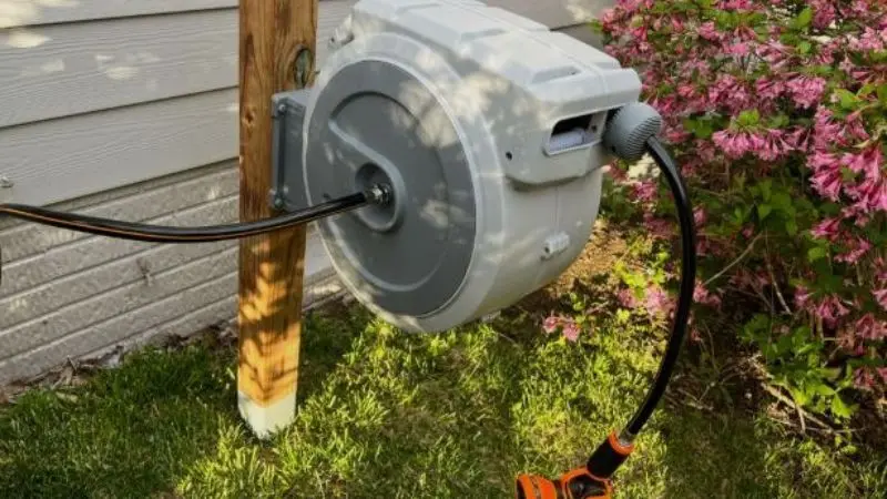 How to choose the right hose reel roller guide 