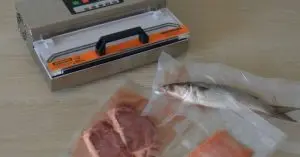 What’s the best method for sealing wet foods