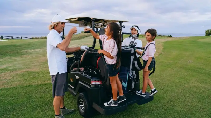 What factors affect golf club battery life