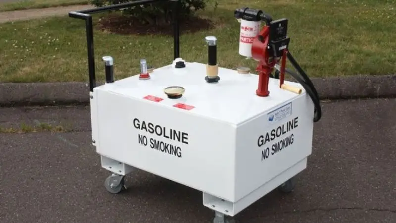 Fuel tank vs. fuel cell