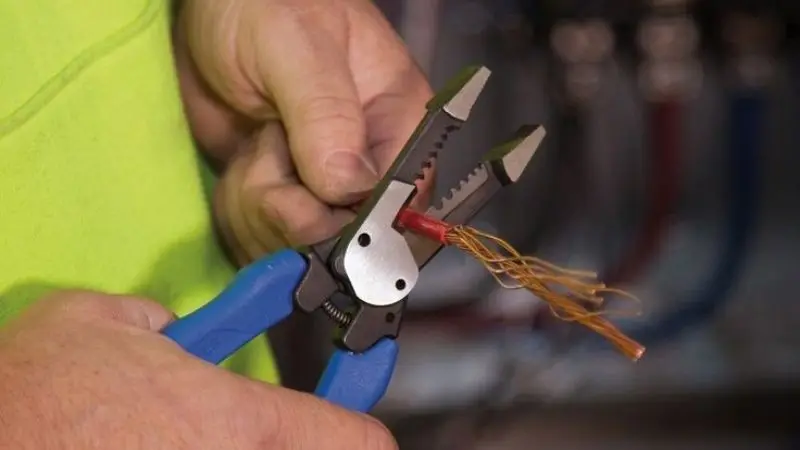 Maximize the efficiency while stripping wires