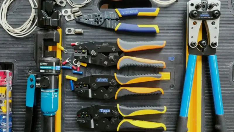 Luftslangekrympetang vs. hydraulisk væskekrympetang