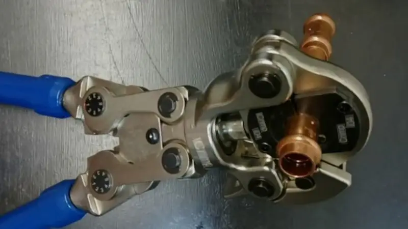 key features to look for in crimping tool