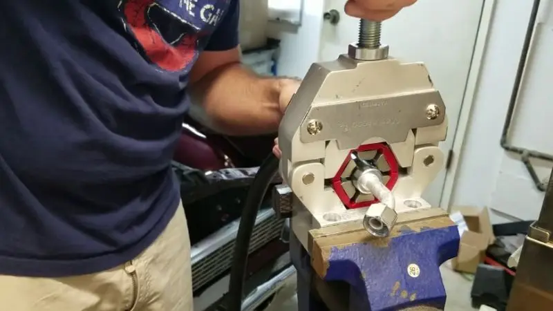 guide to using the hose crimping tool
