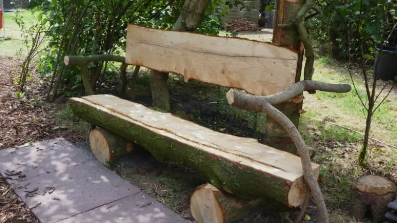 How to shape and finish your chainsaw bench