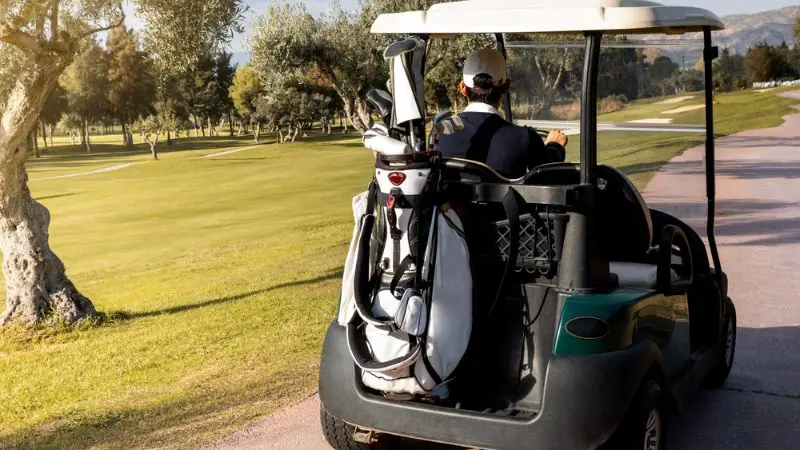 difference explained between a gas golf cart and an electric golf cart