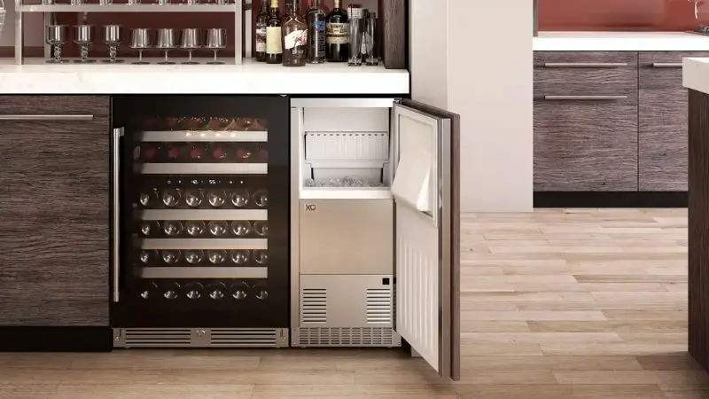 Built-in Ice Maker
