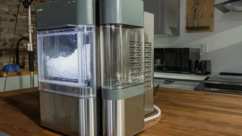 How to choose the right small ice machine