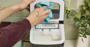 how to clean an ice maker machine