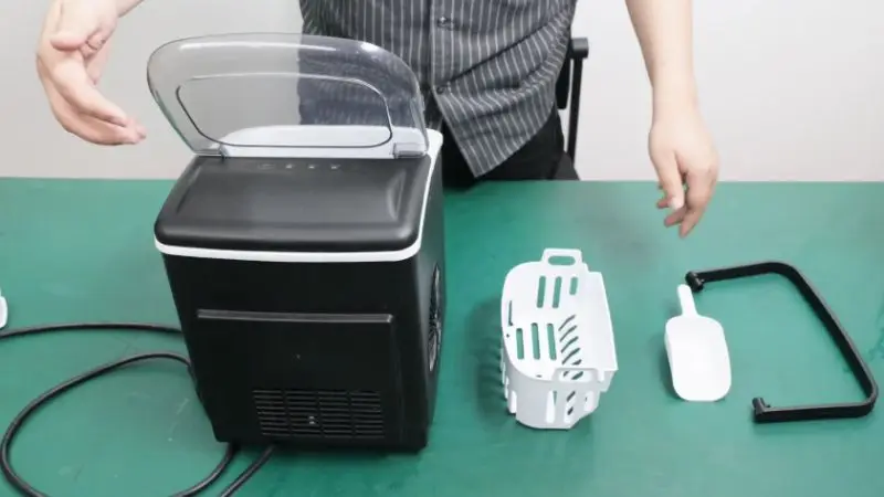  How to clean inside the ice maker