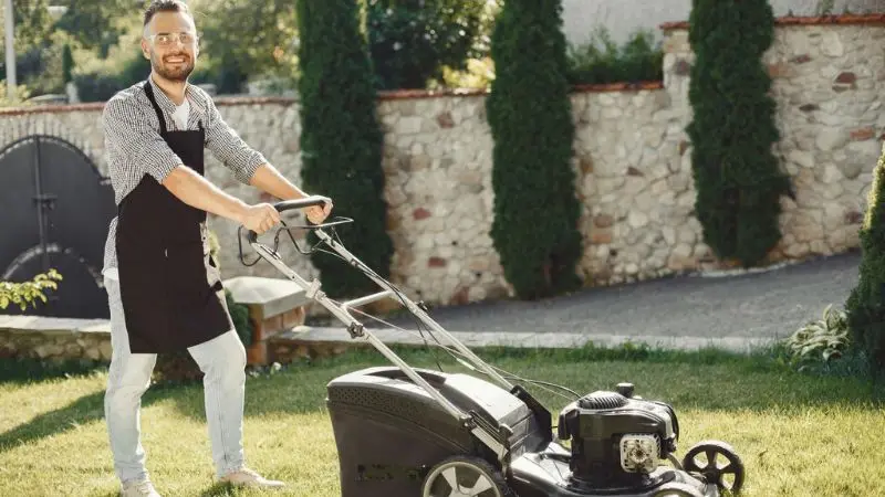 manual vs powered lawn sweeper