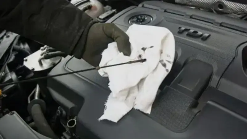 How to check if there is water in your fuel tank