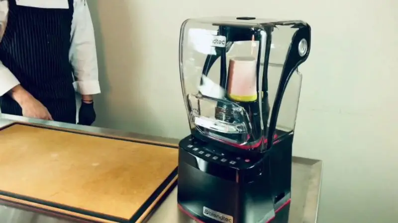 key features to look for in a milkshake maker machine