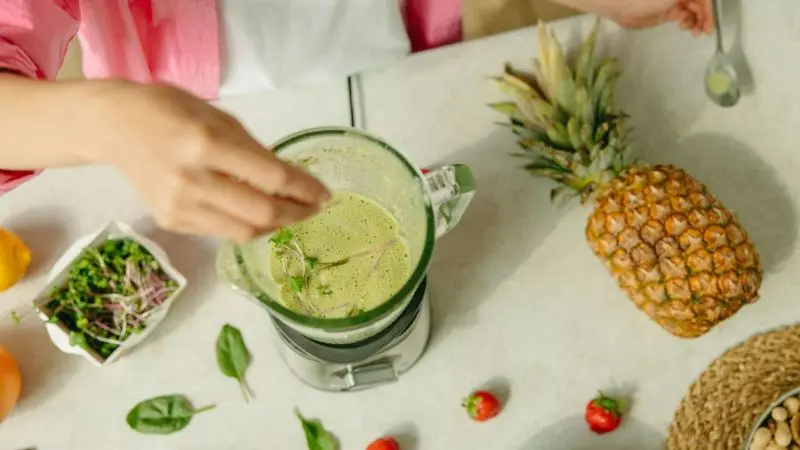 guide to make a slushy drink in a blender