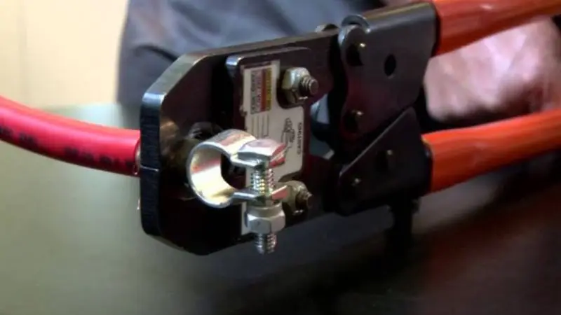 How to use a copper pipe crimping tool