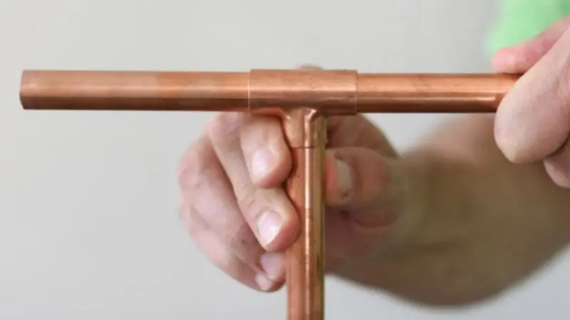 Handwerkzeuge, die bei der Installation von Kupferrohren verwendet werden