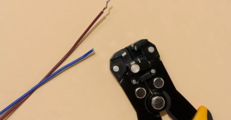 hvordan man reparerer beskadigede plastikledninger