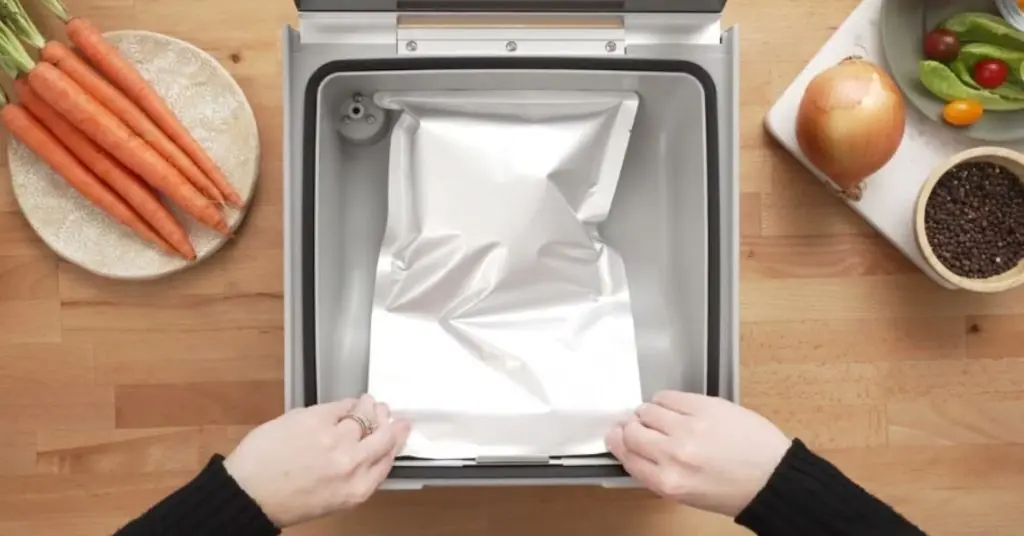 How does a chamber vacuum sealer work​