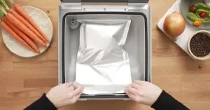 How does a chamber vacuum sealer work​