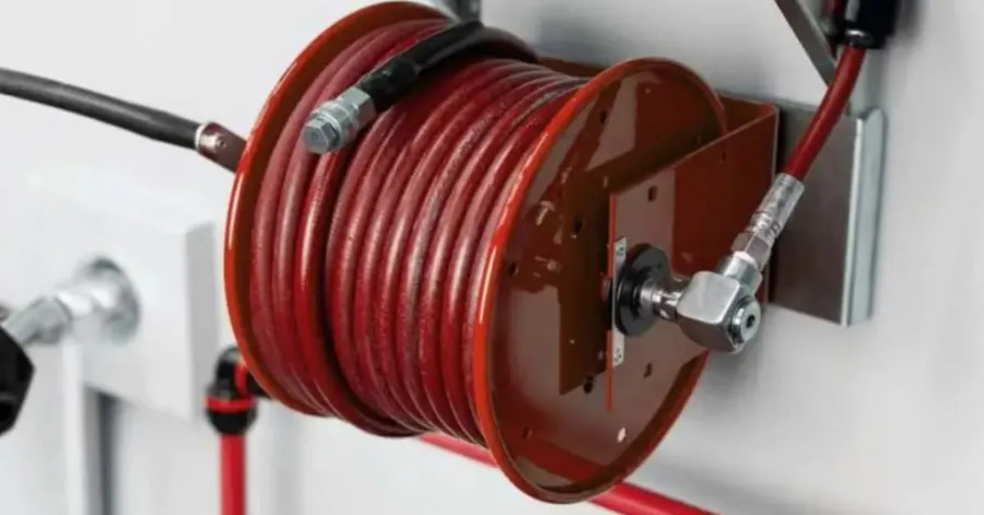 Automatic vs Hand Crank Hose Reel