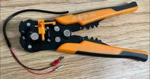 self adjusting wire stripping tool 