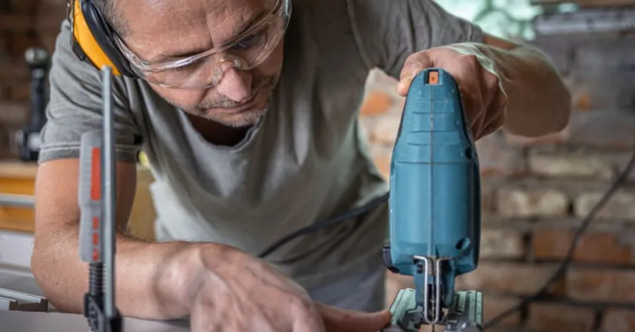 portable magnetic drill