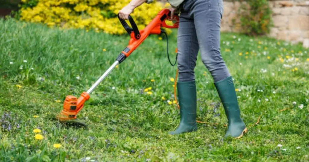 how to use a yard edger