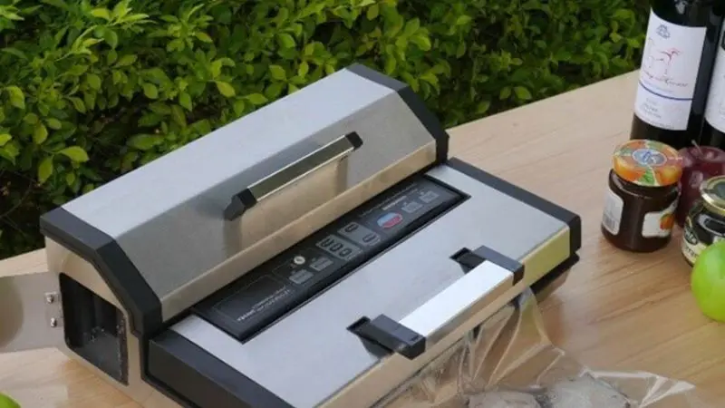 What is a vacuum sealer