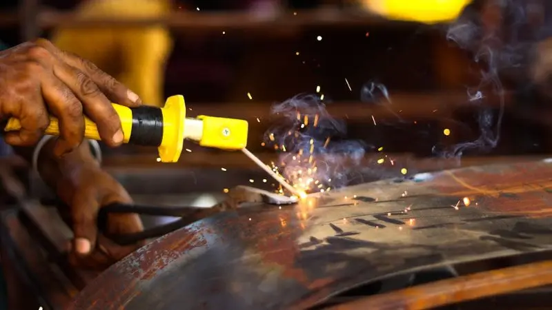 What is a gas MIG welder, and how it works,s and know its benefits and limitations