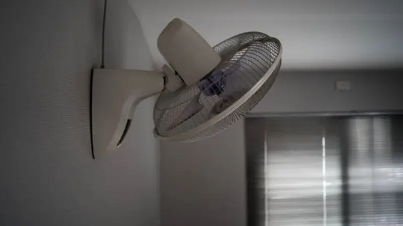 Wall-Mount Fan for Room