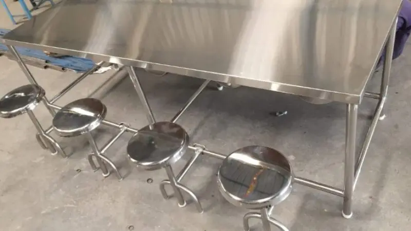 key features to check before buying a stainless steel working table