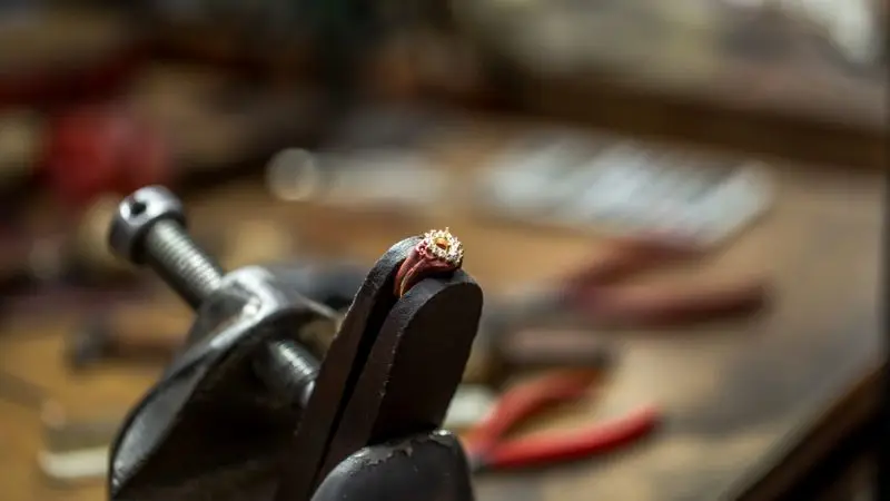 Which jewelry should you not put in a sonic cleaner