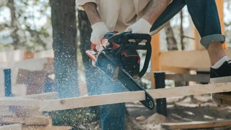 Top advantages of lightweight gas-powered chainsaws