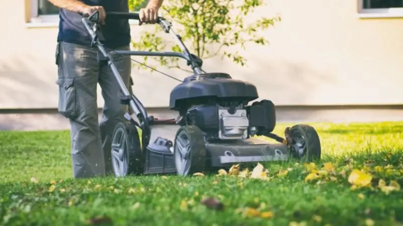  How a lawn sweeper works step by step
