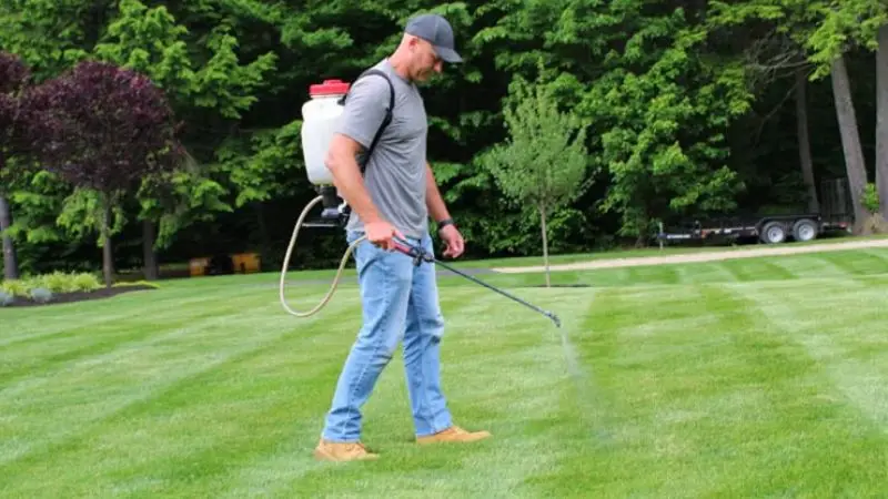 features to look for in agricultural spraying equipment
