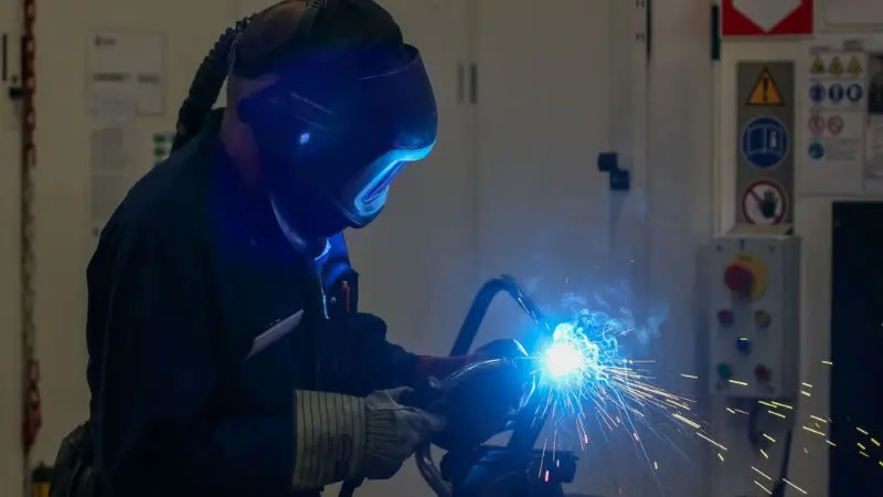 TIG-svejsning af metalplader 
