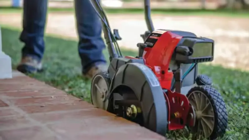 How to Use a Yard Edger — for Clean Lawn Borders Guide